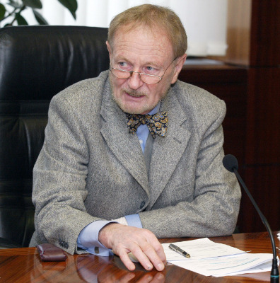 Dr. Erdei Árpád