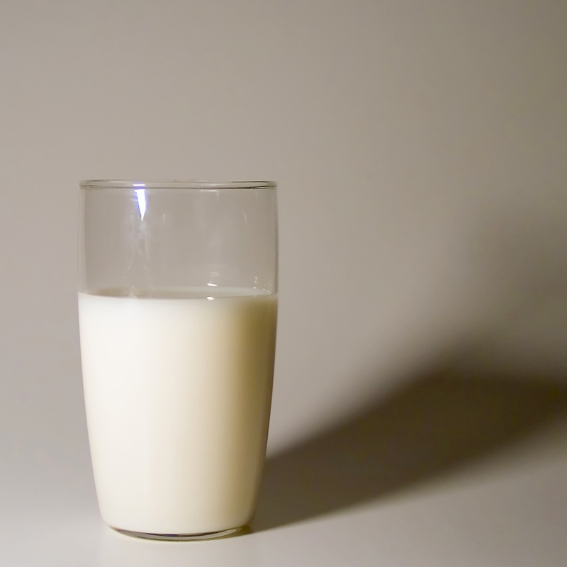 Növényi zsírral hamisított tejport találtak, egyik tétel sem került a polcokra