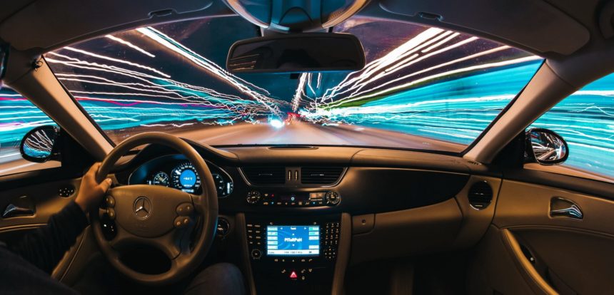 Egyedülállóan komplex jogi-műszaki szabályrendszer lépett hatályba az automatizált és autonóm járművekre vonatkozóan Svájcban!