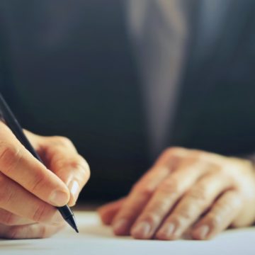 Viszlát strómanok! – Júliustól bárki hozzáférhet a NAV által vezetett tényleges tulajdonosok nyilvántartásában tárolt adatokhoz!