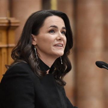Megválasztották Magyarország új államfőjét! – Novák Katalin hazánk első női, egyben eddigi legfiatalabb köztársasági elnöke