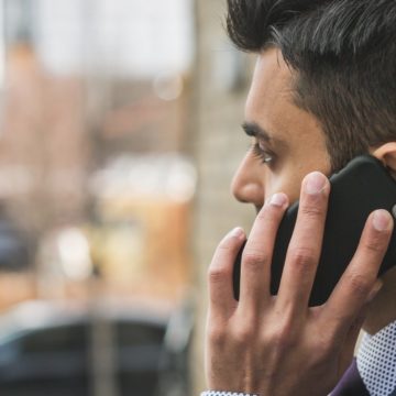 Rekordbírság banki ügyfelek érzelmi állapotának automatizált elemzéséért! – Először büntetett mesterséges intelligencia jogszerűtlen használásáért a NAIH!