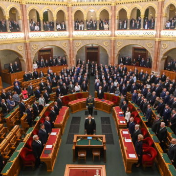 Újra miniszterelnökké választották Orbán Viktort – A Fidesz elnökét 2010 óta tölti be megszakítás nélkül a kormányfői tisztséget – Képes összefoglaló! Újra miniszterelnökké választották Orbán Viktort – A Fidesz elnökét 2010 óta tölti be megszakítás nélkül a kormányfői tisztséget – Képes összefoglaló!