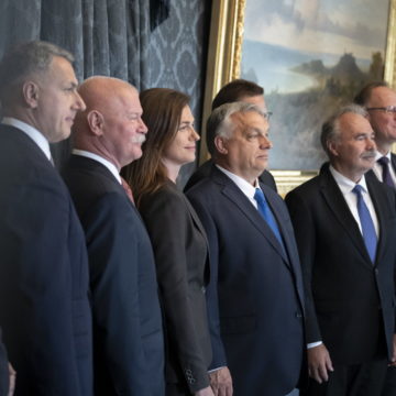 Megalakult az ötödik Orbán-kormány – A kormányfő bemutatta az új kormány minisztereit! Megalakult az ötödik Orbán-kormány – A kormányfő bemutatta az új kormány minisztereit!