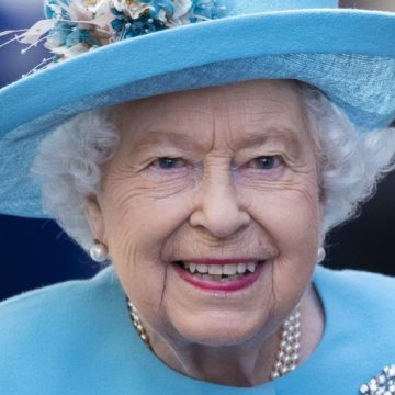 Uralkodásának 71. évében elhunyt II. Erzsébet brit királynő – III. Károly néven uralkodik az új brit király