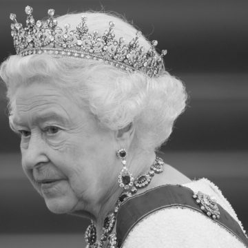 Kétperces néma csenddel búcsúzott a brit igazságszolgáltatás a csütörtökön elhunyt II. Erzsébet királynőtől