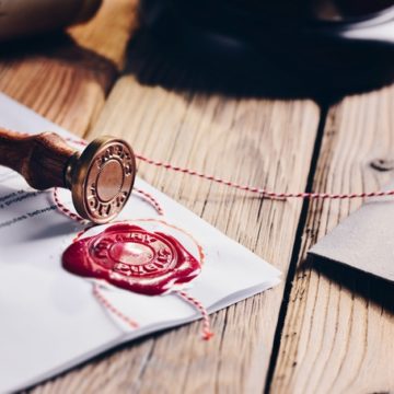 Családi alkotmány, bizalmi vagyonkezelés és átörökíthető digitális javak – Harminc éve nyerte vissza önállóságát a közjegyzői hivatás! – 22 nemperes eljárás, permegelőzés mint főfunkció és amit még tudni érdemes!