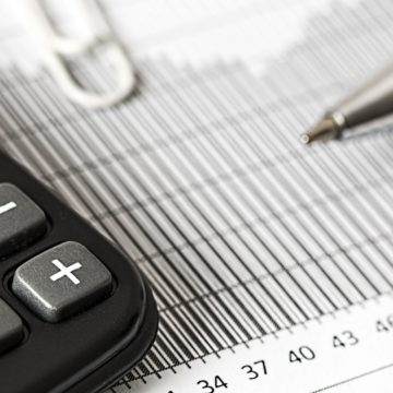 Iparűzési adókedvezmény, reklámadó alóli mentesség, egyértelműbb áfaszabályok, nyilvánossá tett adótitkok – Módosuló adótörvények – Szakértői kommentár a törvényjavaslathoz!