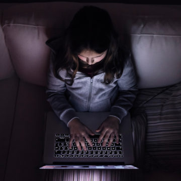 Sexting, grooming, sextortion – zaklatás az onlin térben – Hogyan védhetjük meg a gyerekeket? – Fontos és hasznos tanácsok szakértőktől az NMHH podcastjában – ITT meghallgatható!