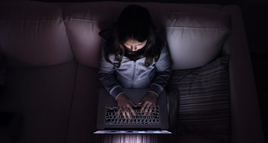 Sexting, grooming, sextortion – zaklatás az onlin térben – Hogyan védhetjük meg a gyerekeket? – Fontos és hasznos tanácsok szakértőktől az NMHH podcastjában – ITT meghallgatható!