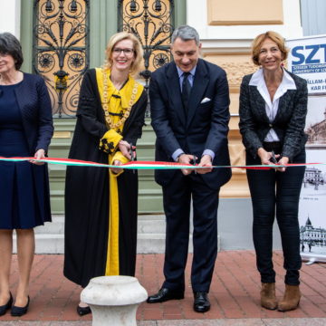 Átadták a szegedi jogi kar felújított épületét! – A beruházás 1,885 milliárd forint kormányzati támogatásból valósult meg