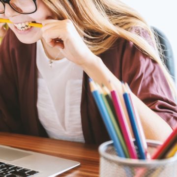 A mesterséges intelligencia szerepe és hatása a munkajogi és személyügyi döntésekben – Mit hoz a munkáltatók és a HR-esek számára az EU AI Act?