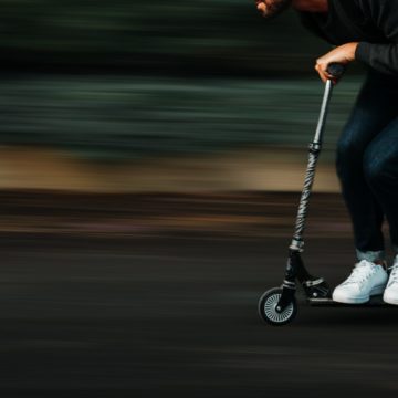 Egységes és szigorú európai szabályok az elektromos rollerekre – Az Európai Közlekedésbiztonsági Tanács jelentése és javaslatai