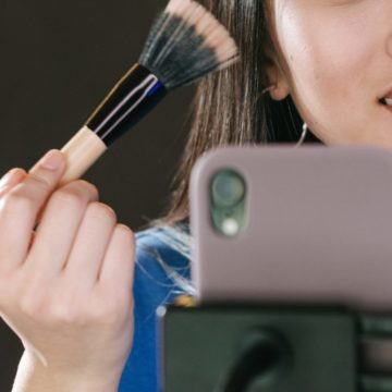 Az influencerek versenyjogi és médiaetikai megítélése