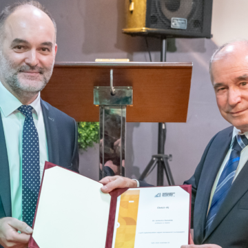 Életút díjat kapott Lenkovics Barnabás professor emeritus – Ötödik jótékonysági jogászdíszvacsora a Széchenyi István Egyetemen