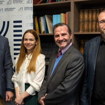 Nemzetközi szakmai műhely a digitális gyermekvédelemről a győri jogi karon – Amerikai professzor is előadott a szemináriumon