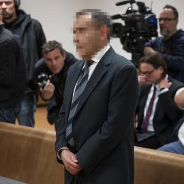 Gyárfás Tamást felbujtóként 7 év börtönre, Portik Tamást pedig életfogytig tartó fegyházra ítélte a bíróság – Jogerős ítélet született a 26 éve történt Fenyő-gyilkosság ügyében Gyárfás Tamást felbujtóként 7 év börtönre, Portik Tamást pedig életfogytig tartó fegyházra ítélte a bíróság – Jogerős ítélet született a 26 éve történt Fenyő-gyilkosság ügyében