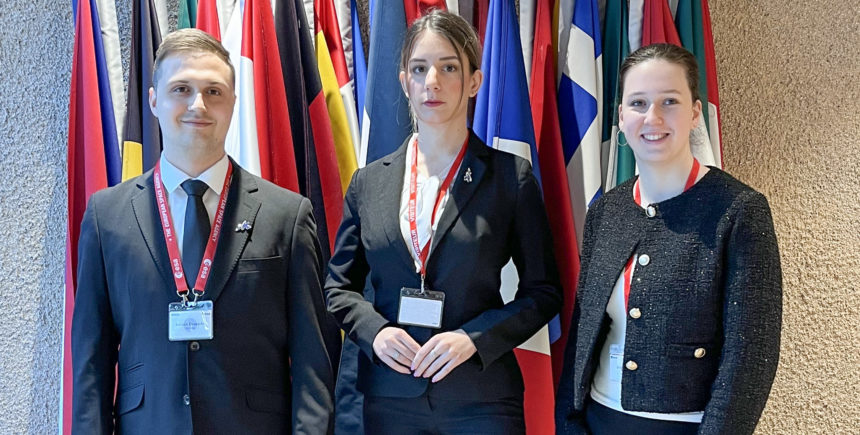 Európa harmadik legjobbjai lettek világűrjogban a győri jogi kar hallgatói – A hibátlan írásbeli beadványnak járó különdíjat is elhozta a csapat a Manfred Lachs perbeszédversenyről