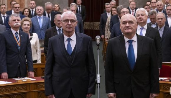 Új alkotmánybírókat választott az Országgyűlés – Polt Péter június 10-i, Hende Csaba június 1-jei hatállyal lép be a talárosok testületébe