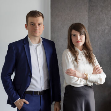 Fiatalosan konzervatív brand, szakmai tartalommal – Hogyan születik ma egy ügyvédi iroda? – Beszélgetés Hunya Áron és Sipőcz Krisztina ügyvédekkel Fiatalosan konzervatív brand, szakmai tartalommal – Hogyan születik ma egy ügyvédi iroda? – Beszélgetés Hunya Áron és Sipőcz Krisztina ügyvédekkel