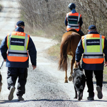A kutyás polgárőrök önkéntes szolgálata valódi állatvédelmi minta a közösségek számára! – 2011. óta jogszabály is rögzíti a polgárőrség állatvédelem iránti elköteleződését A kutyás polgárőrök önkéntes szolgálata valódi állatvédelmi minta a közösségek számára! – 2011. óta jogszabály is rögzíti a polgárőrség állatvédelem iránti elköteleződését