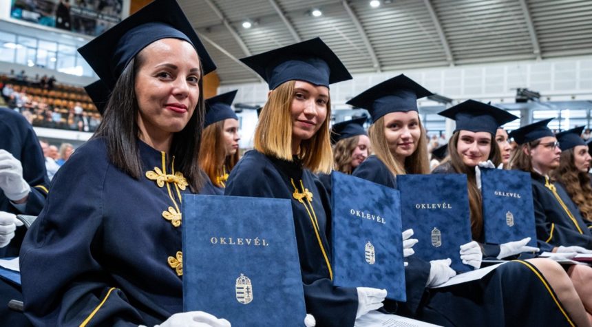 30. tanévét zárta az ’95-ben újraindult győri jogászképzés – Új jogászgeneráció indult útnak – a kar bővülő képzési kínálattal erősít