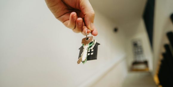 Hogyan lehet megelőzni lakásbérlésnél a jogvitákat? – Egyre gyakrabban kérnek biztosítékként egyoldalú kötelezettségvállalást a bérbeadók