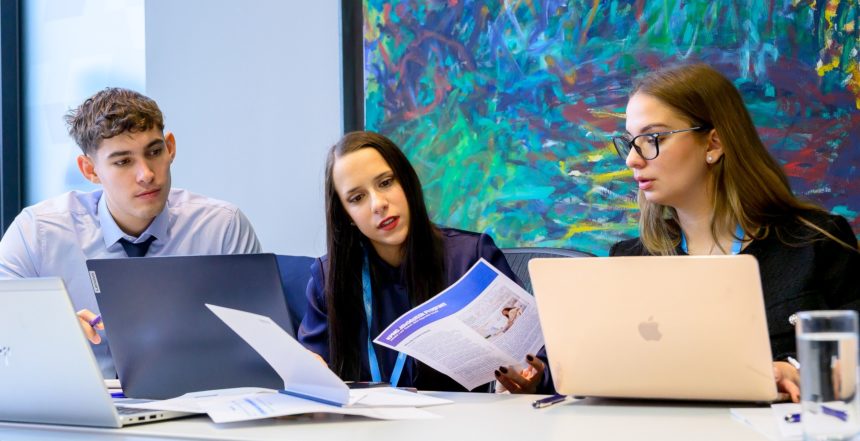 Szegedi joghallgatók nyerték az ötödik KPMG Jövőépítők Programot Szegedi joghallgatók nyerték az ötödik KPMG Jövőépítők Programot