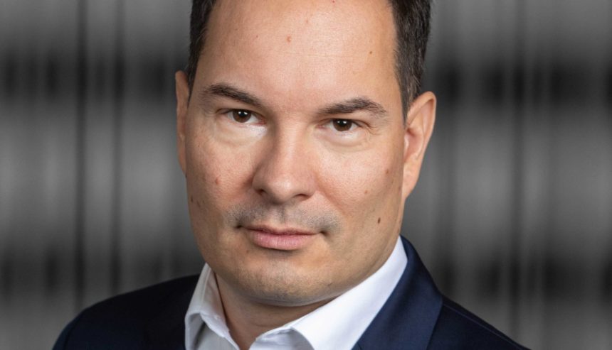 Új versenyjogi és compliance vezető a Kapolyi versenyjogi csapatának élén – Kapolyi Law Firm appoints David Adamov as Head of Competition and Compliance Új versenyjogi és compliance vezető a Kapolyi versenyjogi csapatának élén – Kapolyi Law Firm appoints David Adamov as Head of Competition and Compliance